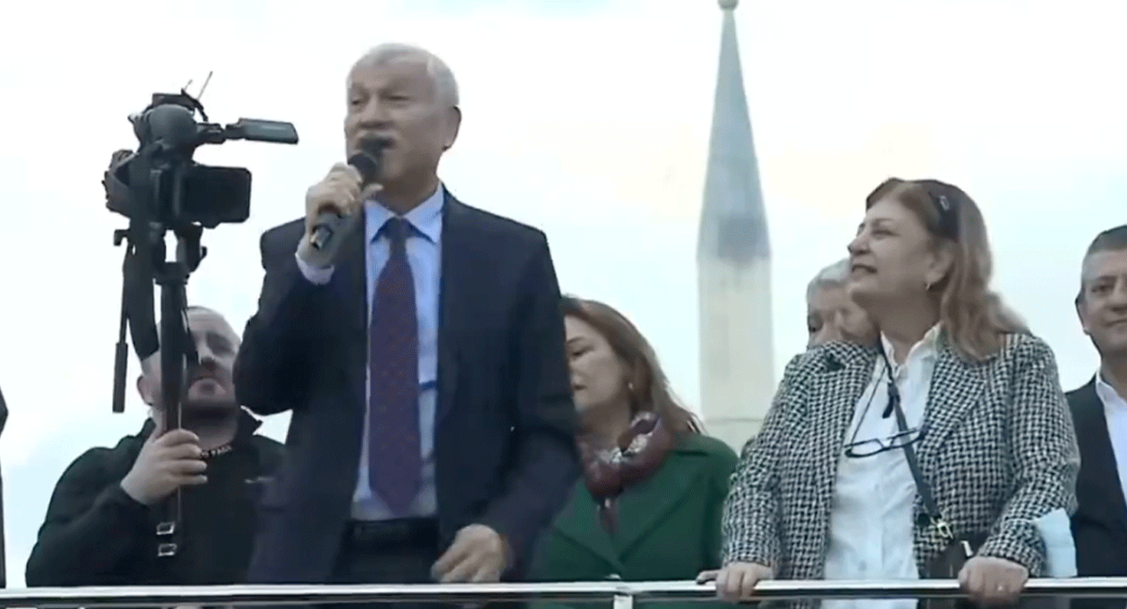 Tahliye olan Zeydan Karalar Adanalılarla buluştu: Adana'nın görmediği hizmetleri yaptık, bundan sonra da devam edeceğiz