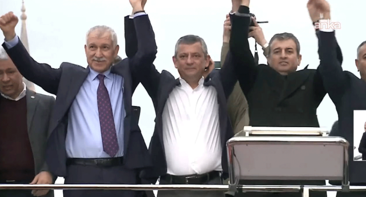 Tahliye olan Zeydan Karalar Adanalılarla buluştu: Adana'da hizmetlere devam edeceğiz