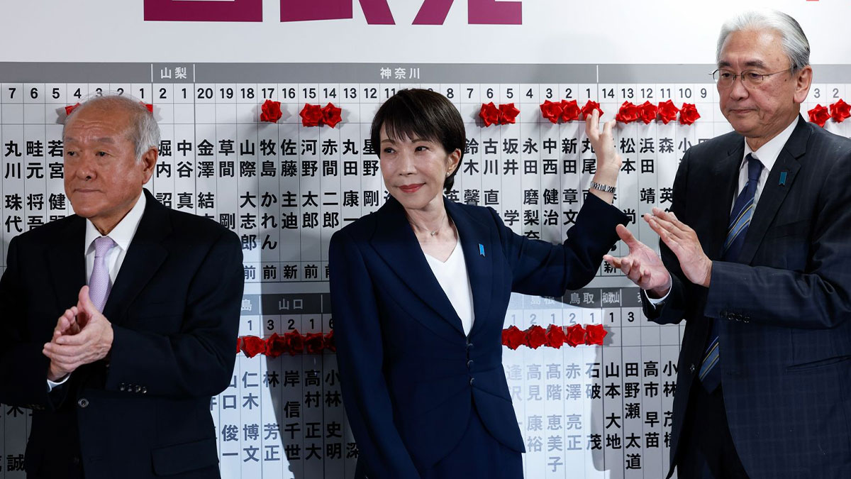 Japonya'da erken genel seçimleri LDP kazandı