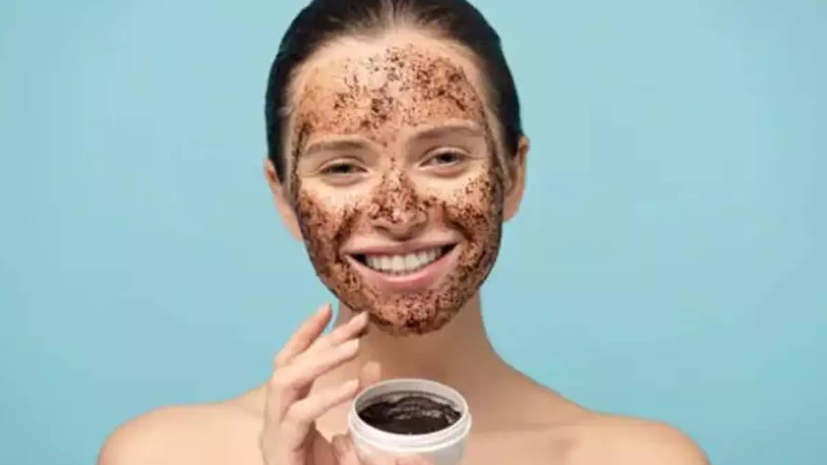 Kırışıklıkları yok ediyor, cildi gençleştiriyor! Evde bulunan 3 malzemeden yararlanın: Etkisi çok şaşırtacak