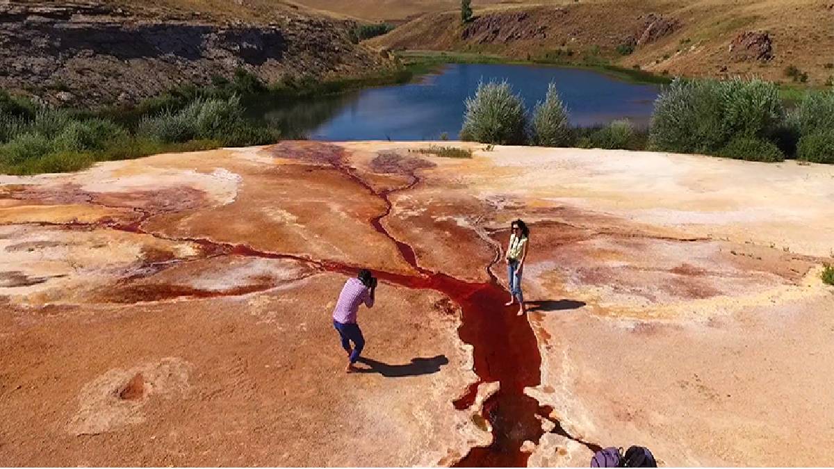 Dünyanın başka bir yerinde bulamazsınız! Erzincan’nın turizm noktası: Yer altından şifa fışkırıyor