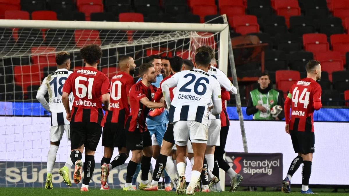 Kerem Demirbay takım arkadaşlarını hedef aldı: Utanç duyuyorum