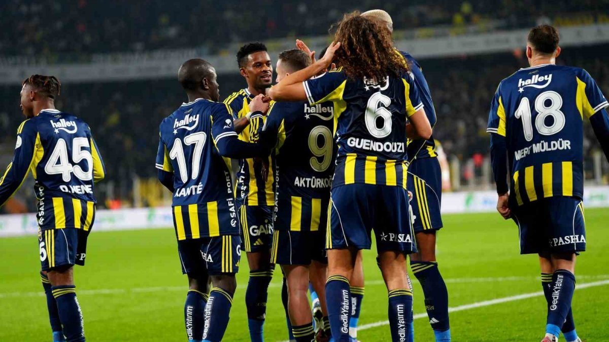 Fenerbahçe'den kulüp tarihine geçen performans: Bir ilki başardılar