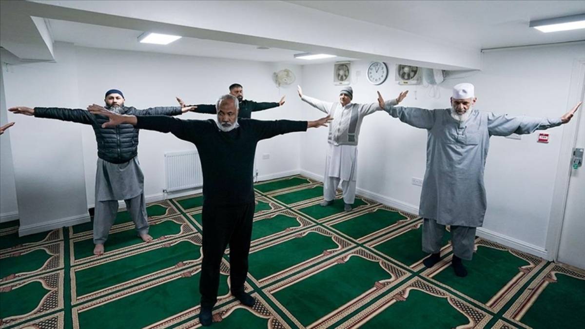 Görenler gözlerine inanamadı: Cami cemaati bu kez "Pilates" için saf tuttu