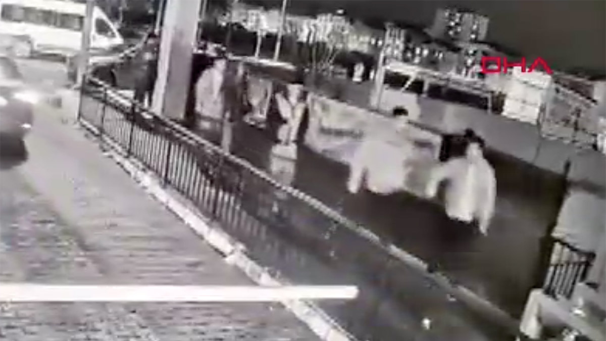 Polis memuru ve eşi sokak ortasında darbedildi: O anlar kamerada