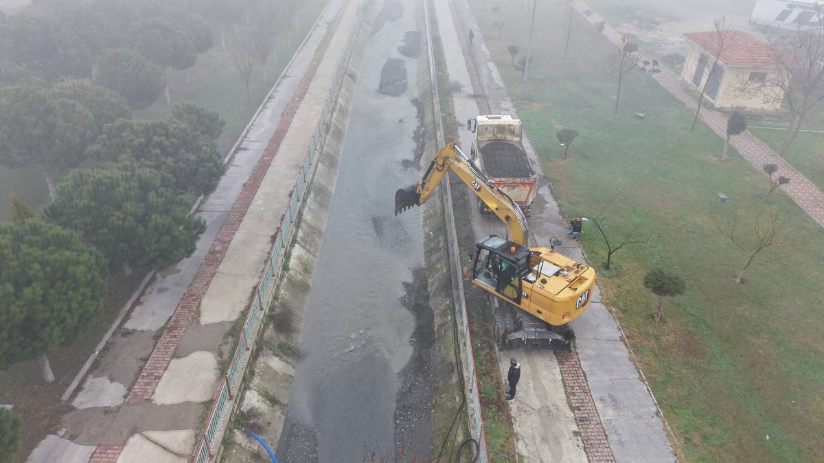 Bozköy Deresi’nde 150 kamyonluk dev temizlik