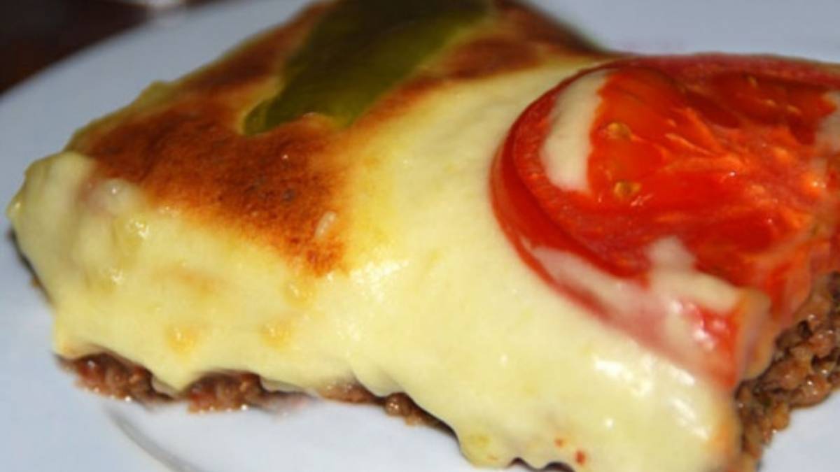 Patatesin en güzel hali! Hem pratik hem lezzetli: Püreli tepsi kebabı tarifi