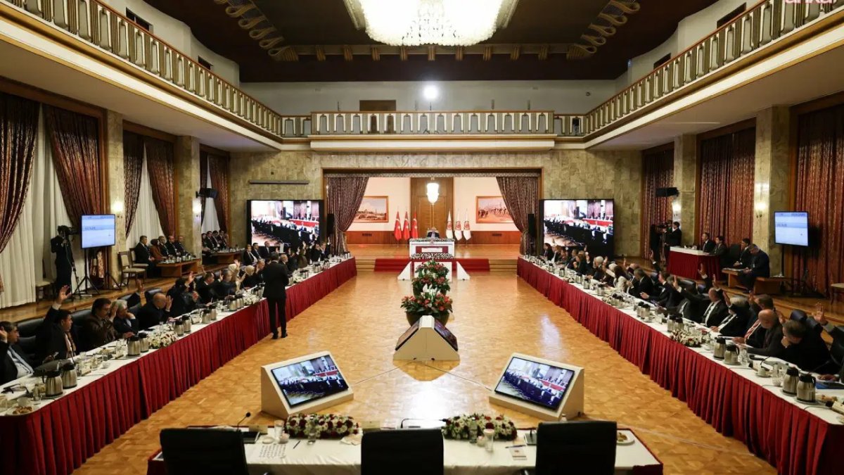 ‘Süreç komisyonu’nun ‘ortak rapor’u bu hafta üyelere sunulacak