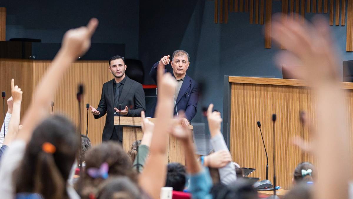 İzmir çocuğu merkeze koydu, Türkiye’ye örnek oldu