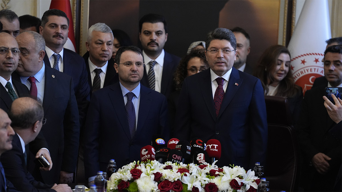 Akın Gürlek'ten ilk açıklama: Daha güçlü bir hukuk devleti için gayret göstereceğiz