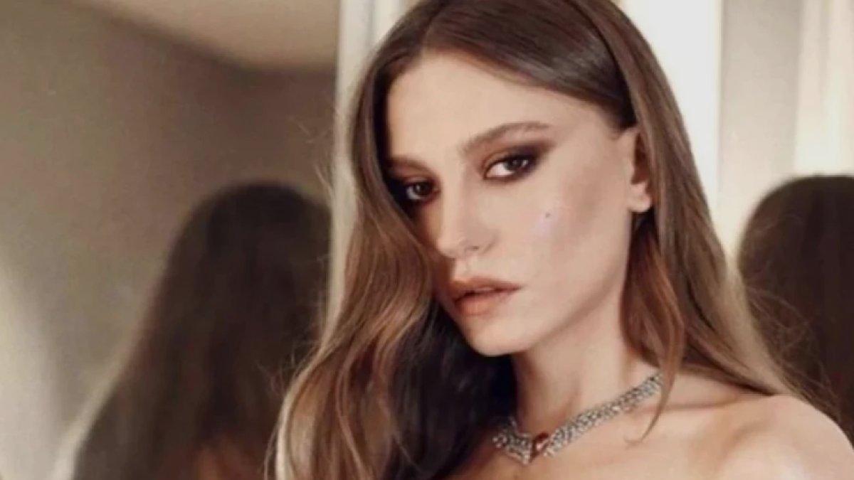 Serenay Sarıkaya yeni projesinde ters köşe yaptı! Ne dizi ne de dijital...