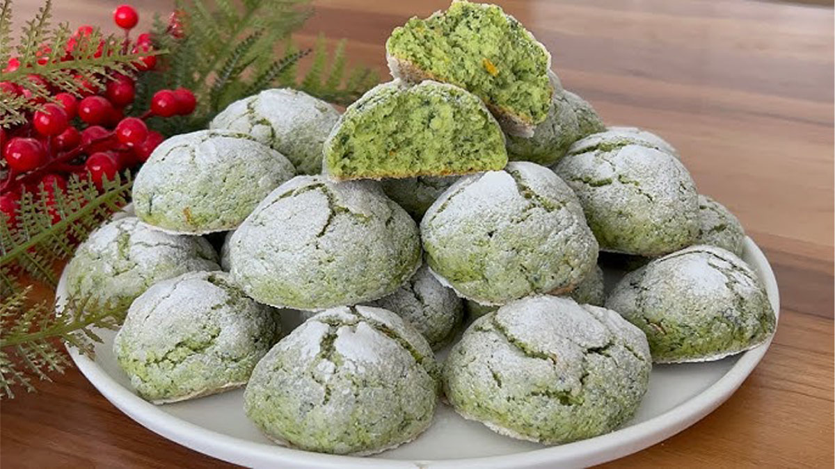 Görenler Antep fıstıklı sanıyor, yiyenler tarifini istiyor! İşte rengiyle hayran bırakan o kurabiye