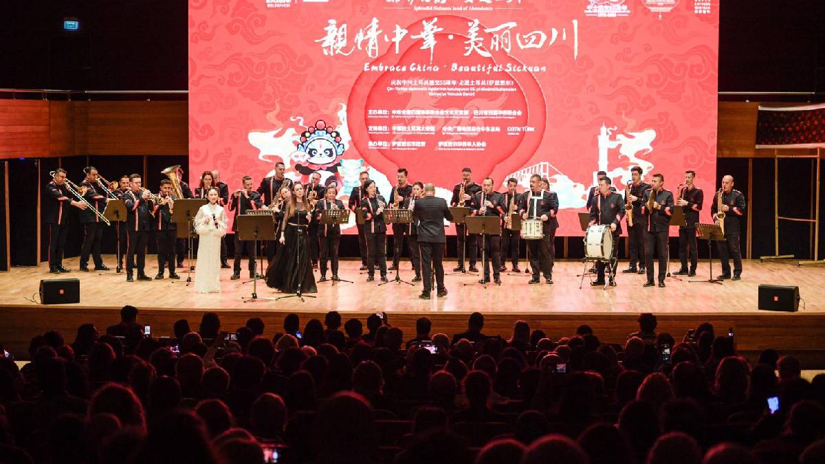 Çin yeni yılı İzmir’de kutlandı