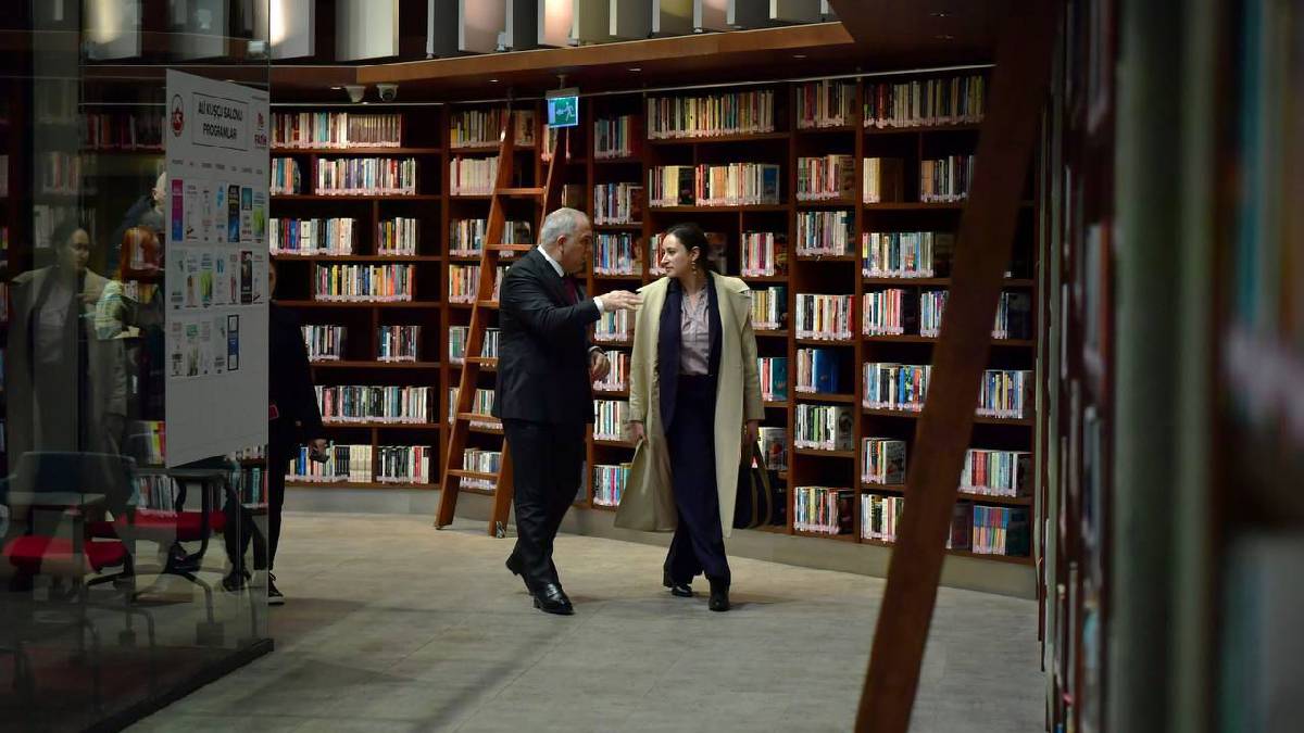 Başkonsoloslardan Fatih kütüphanelerine tam not