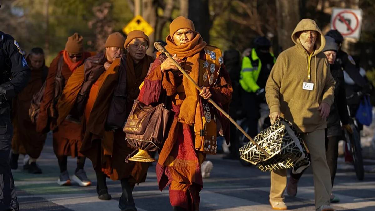 3 bin 700 kilometrelik sessiz yolculuk: Budist rahiplerden barış yürüyüşü