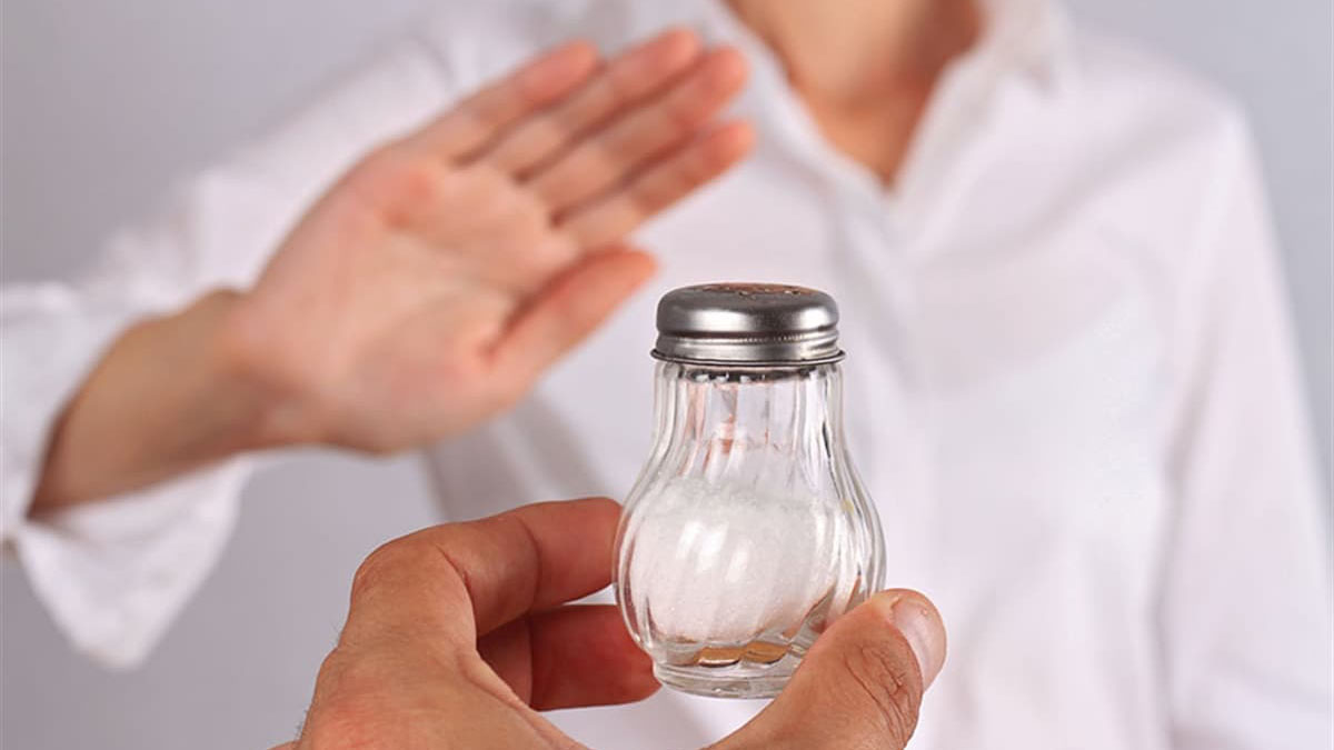 7 gün boyunca tuzu kestikten sonra aynaya bakın: Gördüklerinize inanamayacaksınız!