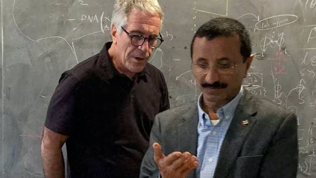 İş dünyasında Epstein depremi sürüyor: DP Word'un patronu bin Sluyem istifa etti