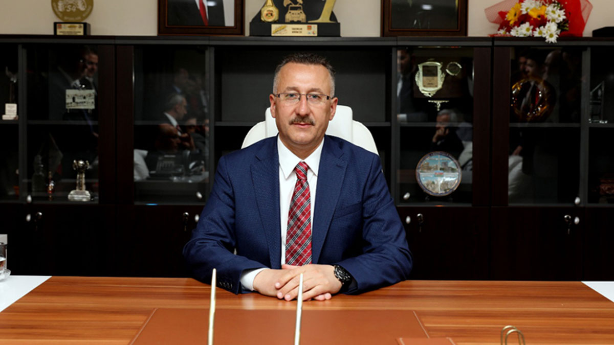 AK Parti’den Adapazarı Belediye Başkanı Mutlu Işıksu hakkında disiplin süreci: Yasak aşk iddiasıyla gündeme gelmişti