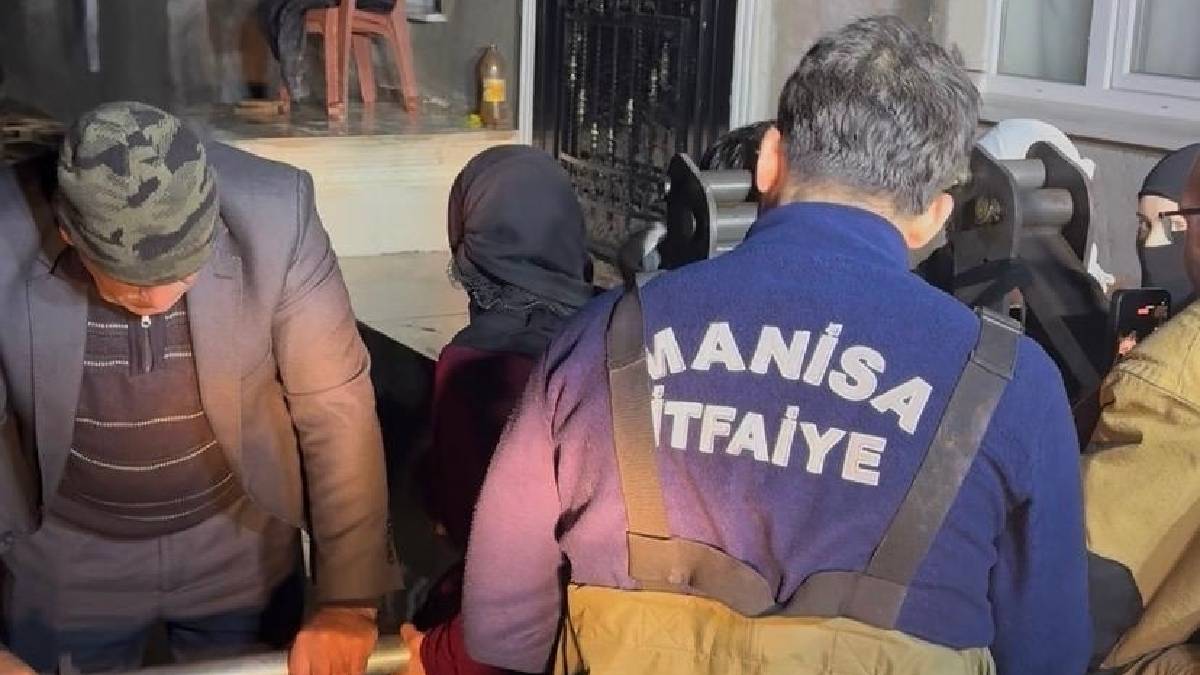 Mahsur kalan 11 kişilik aileyi büyükşehir itfaiyesi kurtardı