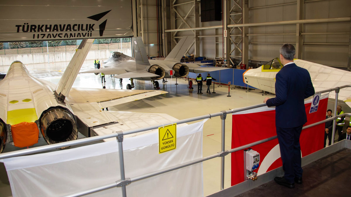 İşte Milli muharip uçak KAAN'ın yeni prototipleri: TUSAŞ hangarlarında görüntülendiler