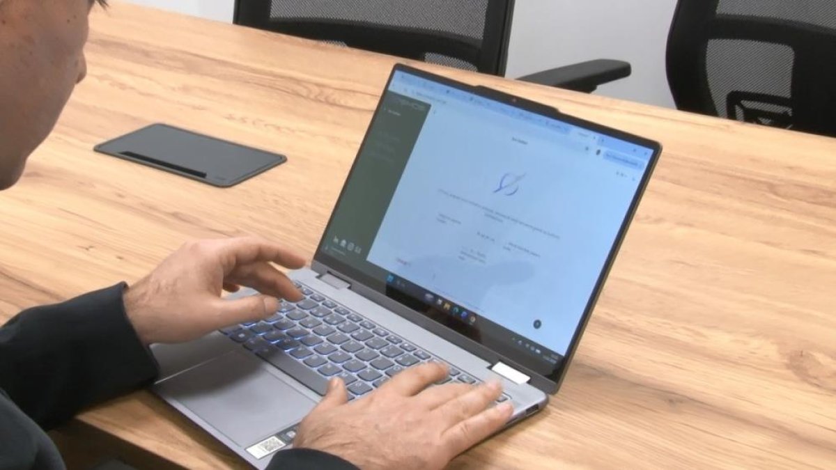 Türkçe düşünen yerli yapay zeka Cosmos T1 dünya devlerine meydan okuyor: Google ve Meta’yı geride bıraktı