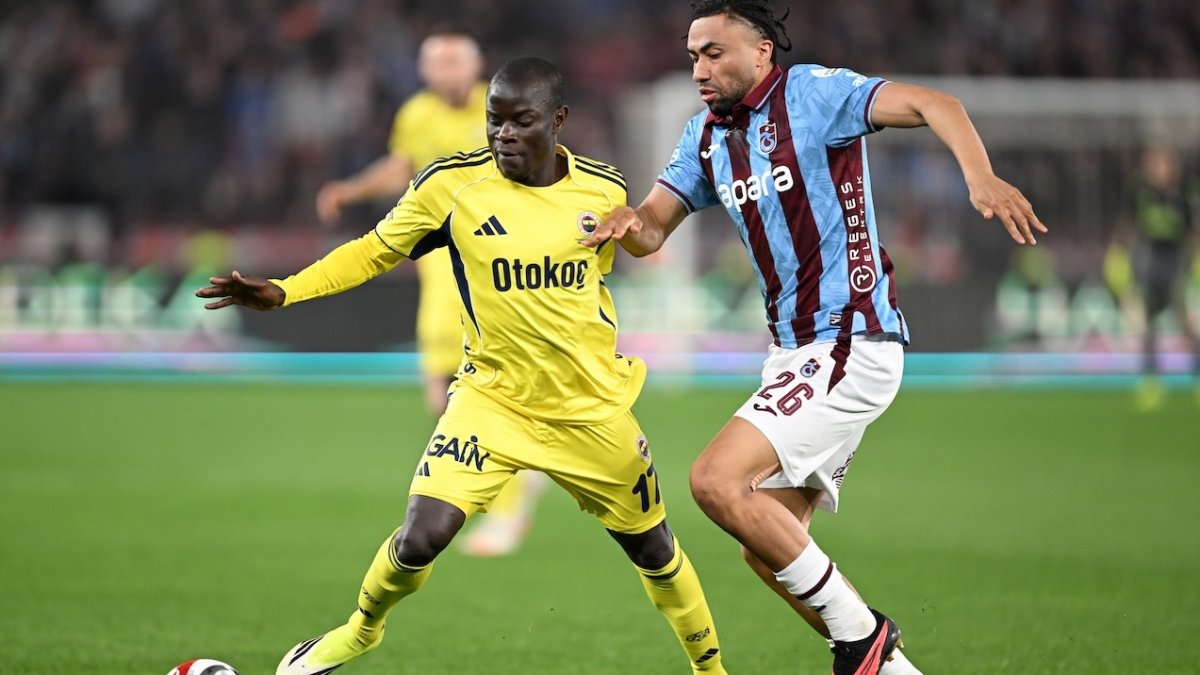 CANLI ANLATIM: Süper Lig'deki dev maçta Trabzonspor ve Fenerbahçe karşılaşıyor