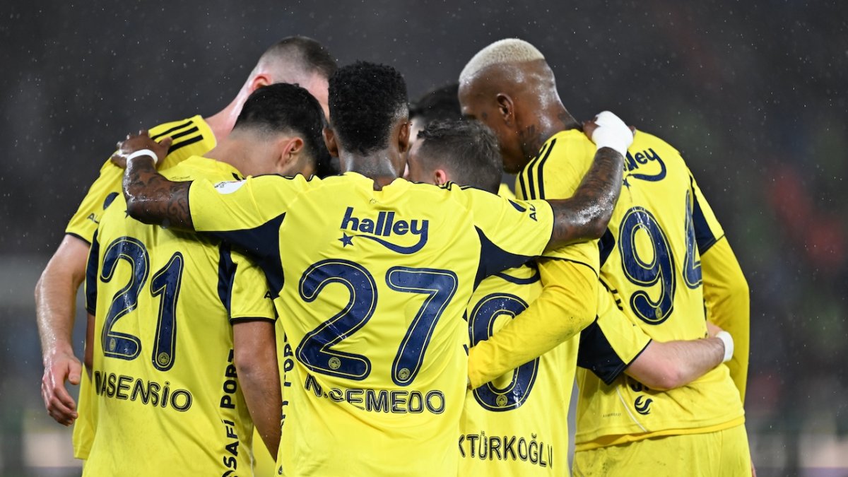 Kanarya'dan kritik 3 puan: Fenerbahçe, Trabzonspor sınavını kayıpsız geçti