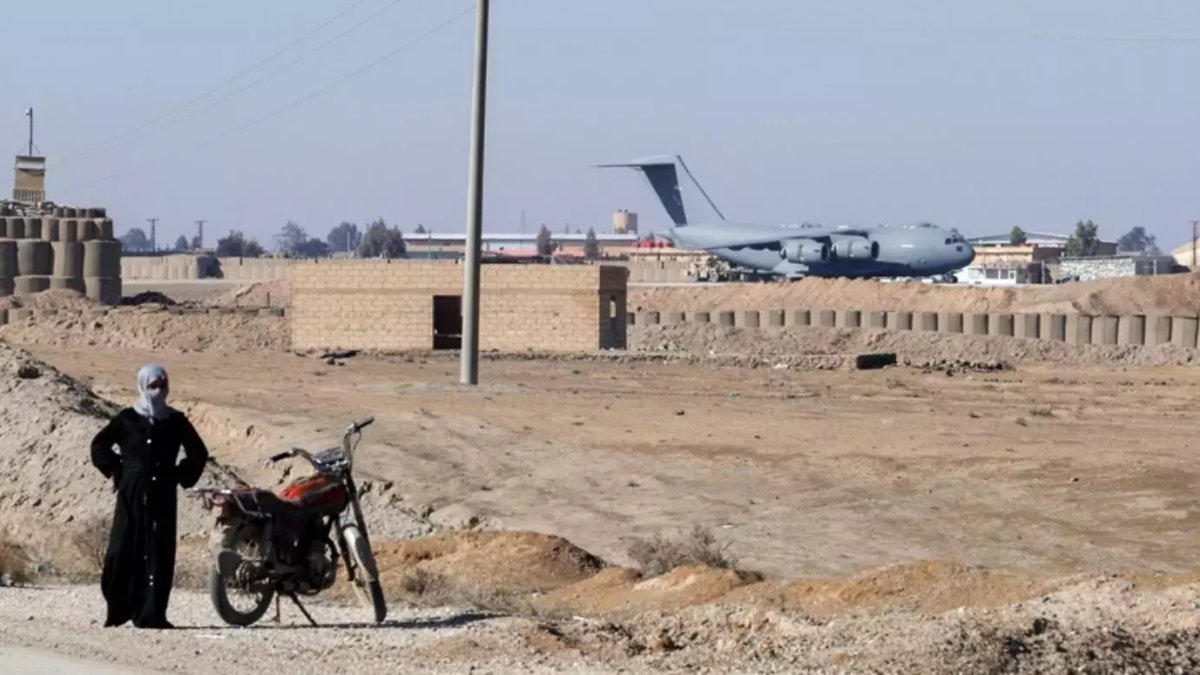 Suriye ordusu, ABD’nin çekildiği Şeddadi Hava Üssü’nü devraldı