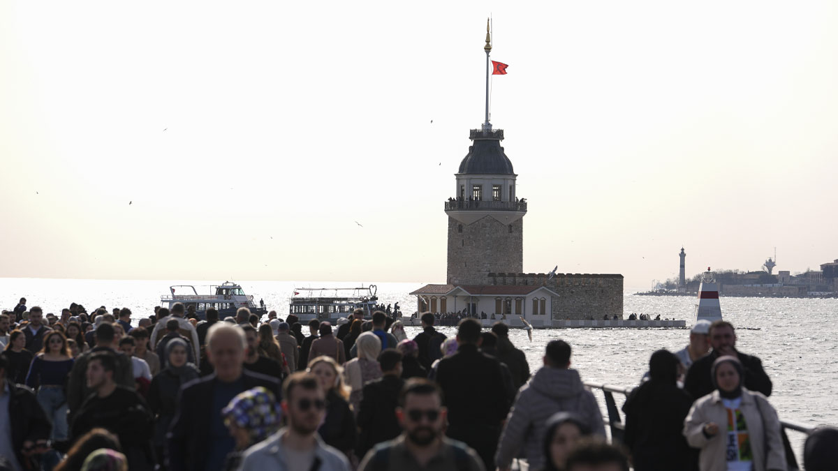 İstanbul’da bahar havası: Kış ortasında yazdan kalma görüntüler