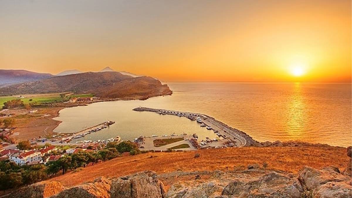 Yazın değil kışın ayrı bir cennet: Bu adada rüzgar bile huzur fısıldıyor!