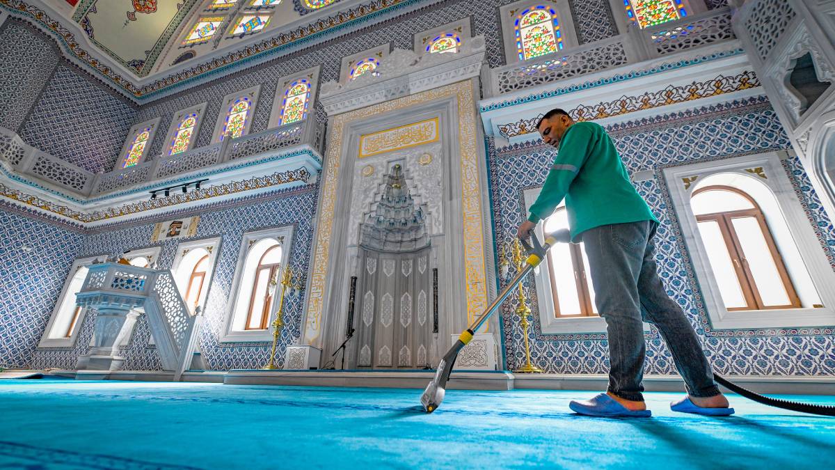 Mersin Büyükşehir’den Ramazan ayı öncesinde ibadethanelerin temizliğinde yoğun mesai