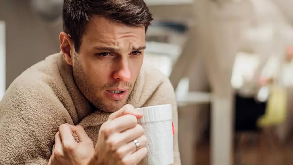 Sürekli üşümek sadece soğuktan olmayabilir: Tıbbi nedenleri hafife almayın!
