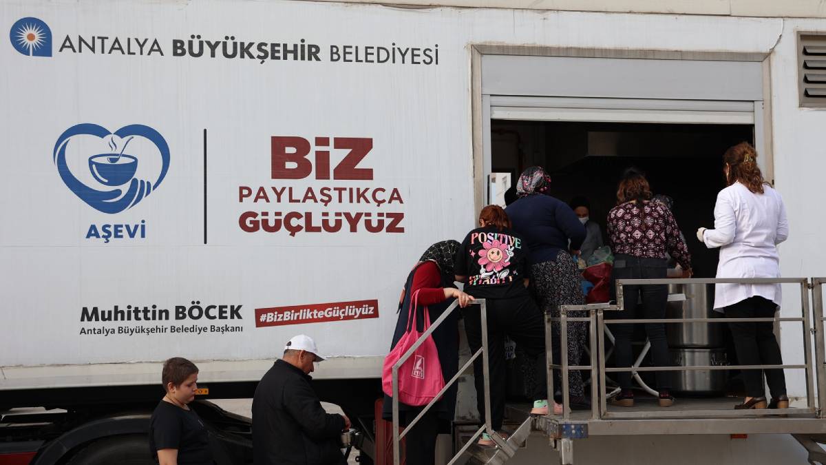 Büyükşehir Ramazan bereketini mahallelere taşıyor