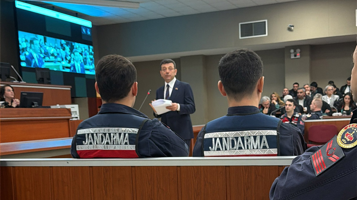 İmamoğlu hakim karşısında: Alnım ak başım dik