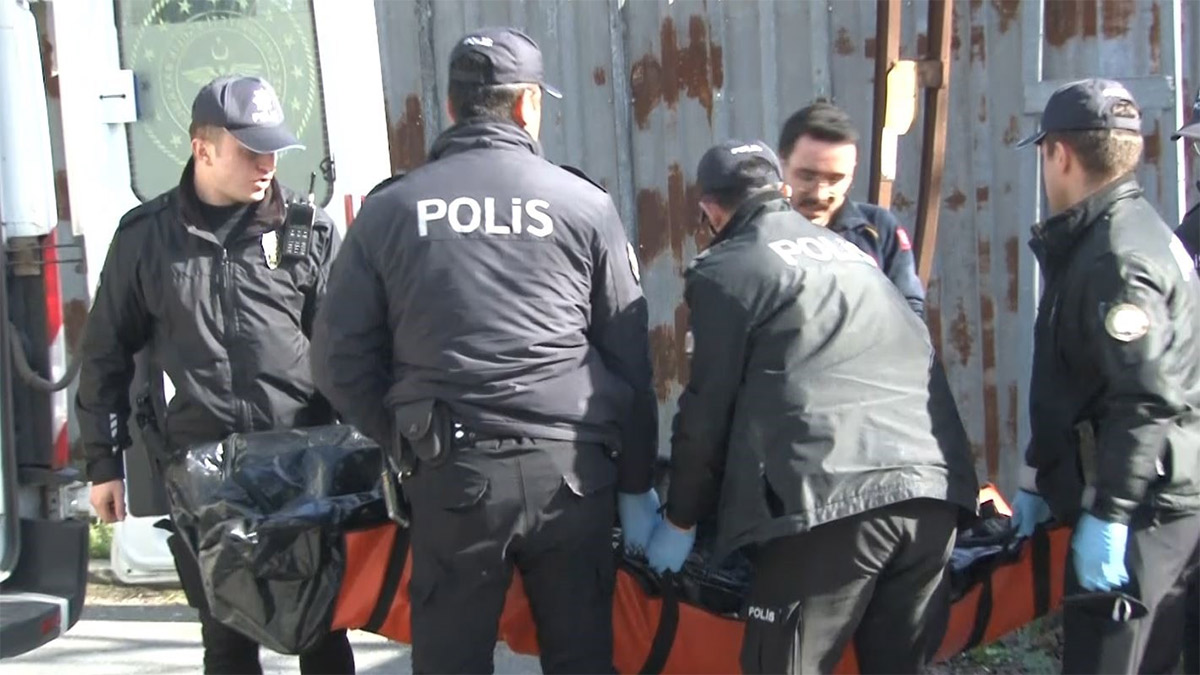 Gaziosmanpaşa'da şüpheli olay! Boş arazide erkek cesedi bulundu