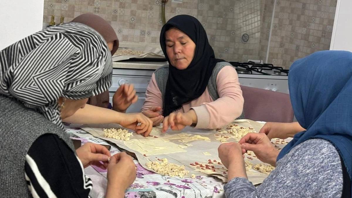 Çorum’da Ramazan öncesi hazırlıklar hızlandı! İmece usulü yapılıyor, iftar sofralarını süslüyor