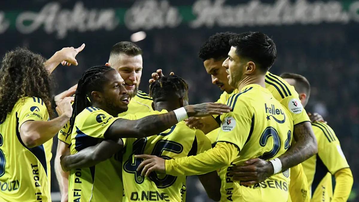Fenerbahçe bu sezon Süper Lig'de derbilerin kralı oldu