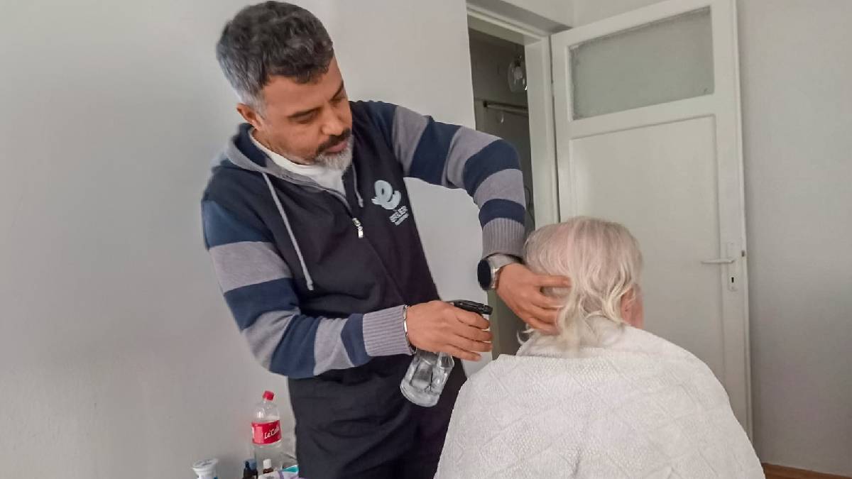 Efeler’de en çok alkış toplayan sosyal destek modeli: Evde Bakım Hizmetleri...