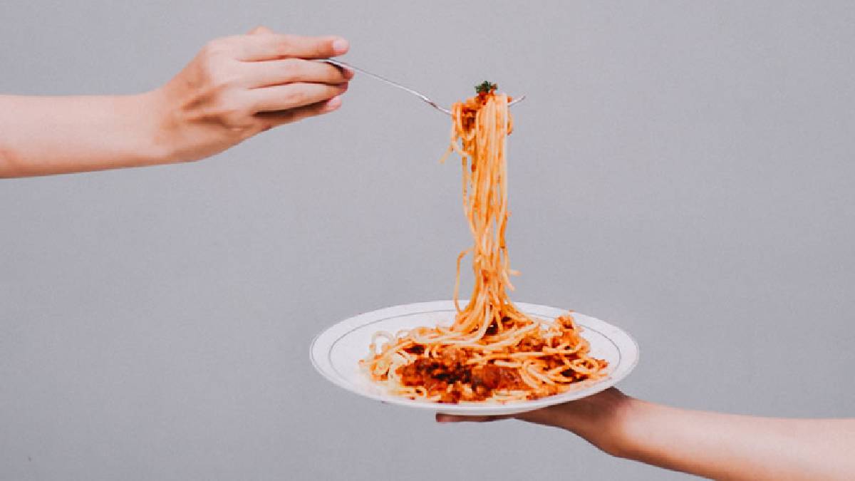 Psikologlar açıkladı: Neden hep aynı yemeği seçiyoruz?