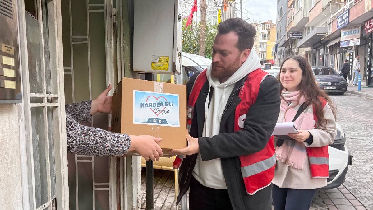 Başkan Yetişkin vatandaşların sofralarına umut oluyor
