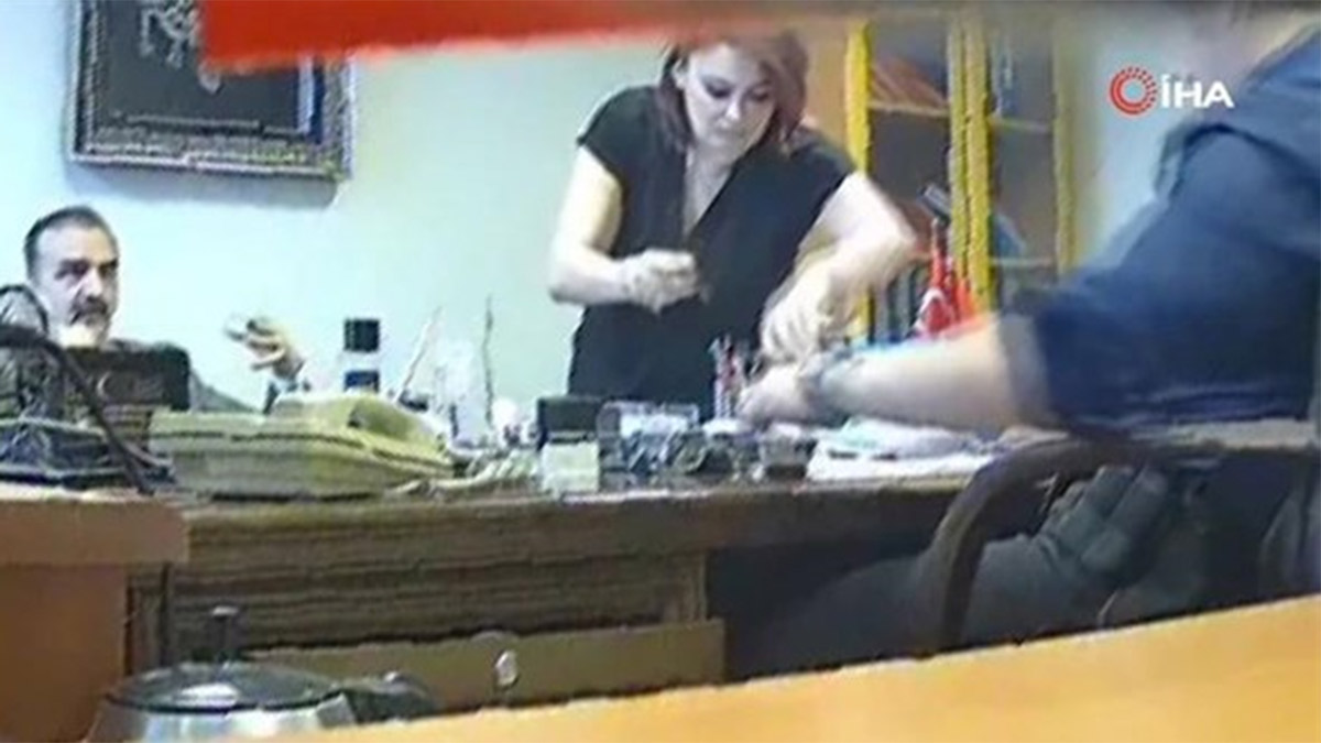 'Yenidoğan çetesi' savcısını tehdit davasında karar