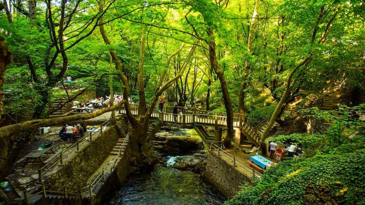 Doğanın güzelliği tarihin izleriyle buluşuyor: Kışın bile yeşile bürünen doğa harikası