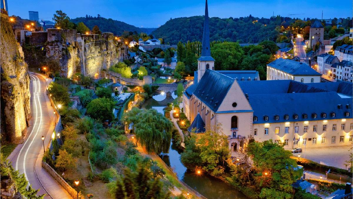 Avrupa’nın kalbinde küçük ama gücü dev bir ülke! Yaşam standartları herkesi cezbediyor