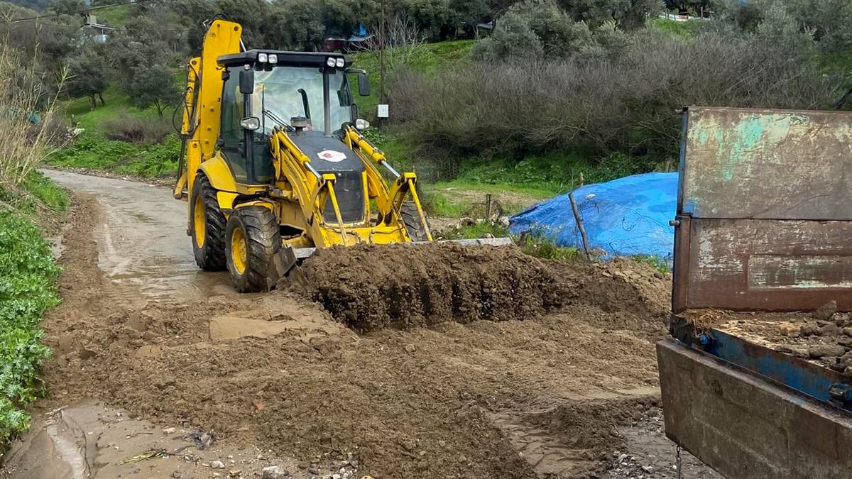 Efeler Belediyesinden yağış sonrası yollara hızlı müdahale