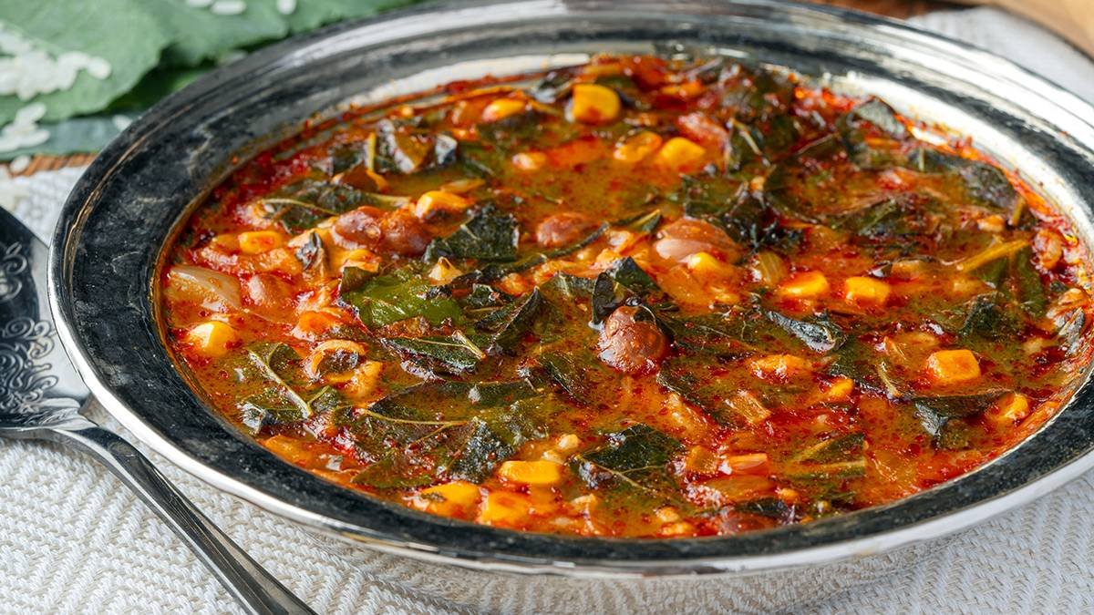 Karadeniz mutfağının şifa kaynağı: tam kıvamında Karalahana Çorbası Tarifi