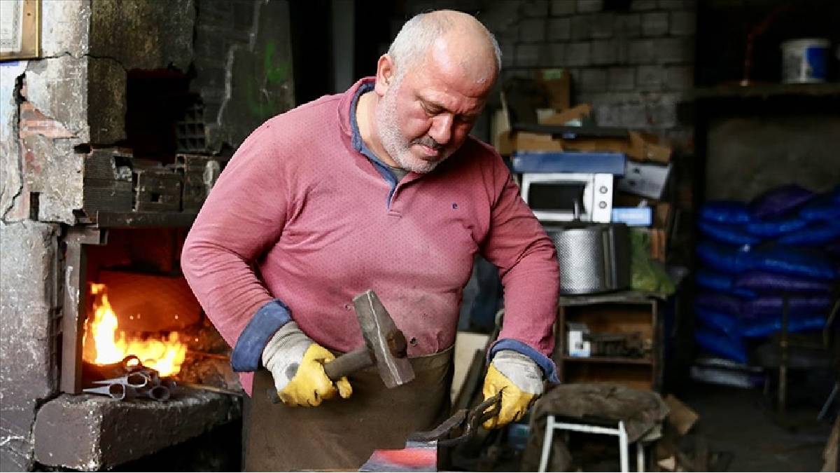 40 yıldır tutkuyla dönüştürüyor: Giresun’un çelik ve demire şekil veren adamı!