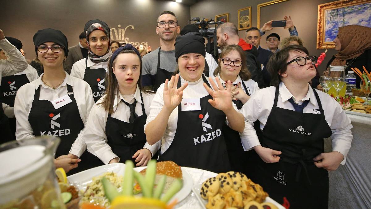 Karşıyaka’nın özel gençleri mutfakta hünerlerini sergiledi