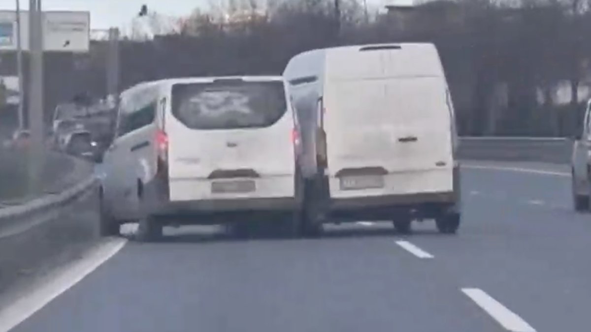 Sosyal medyayı sallayan görüntüler: Trafik magandası otoyolda tartıştığı aracı kasten bariyerlere savurdu