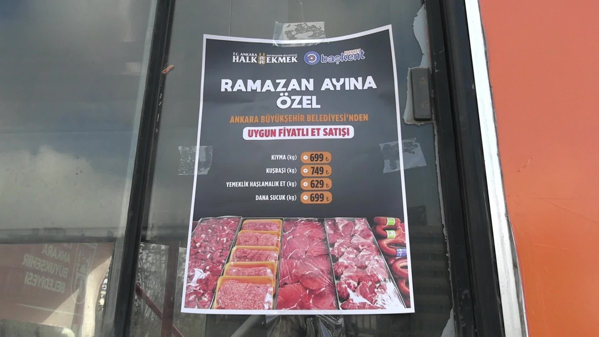 Ankaralılar ucuz et kuyruğunda: 'Emeklilerle uğraşmayı bırakıp memleketin sorunlarına baksınlar'