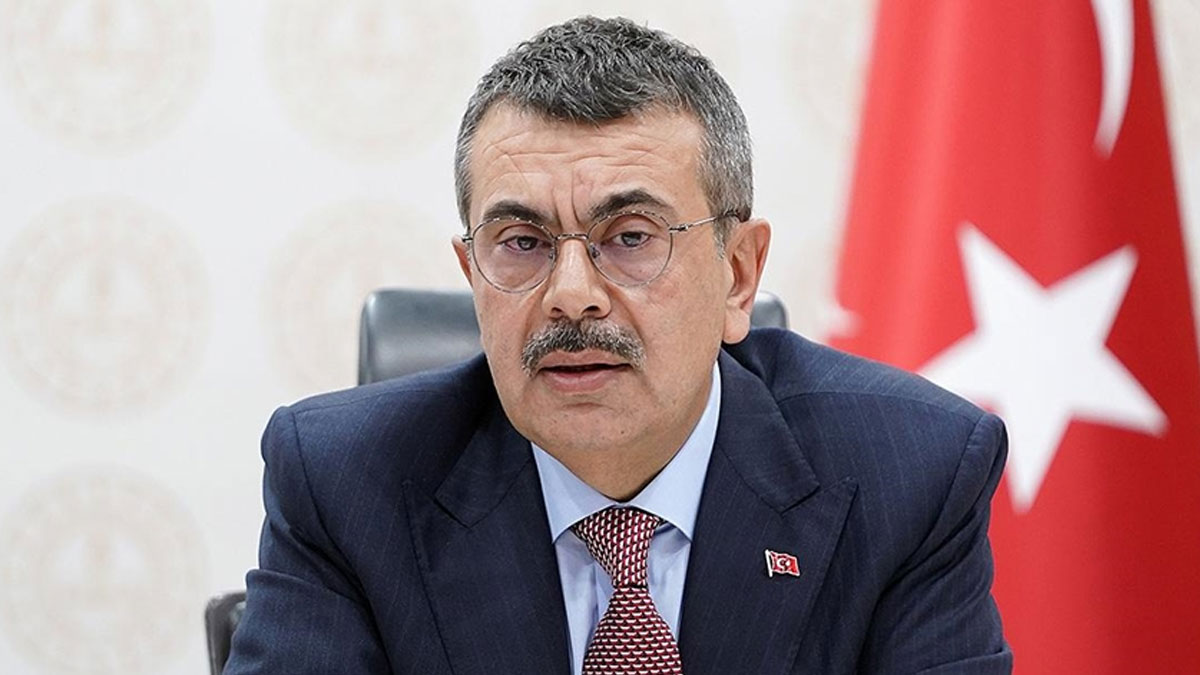 Millî Eğitim Bakanı Yusuf Tekin hakkında suç duyurusu